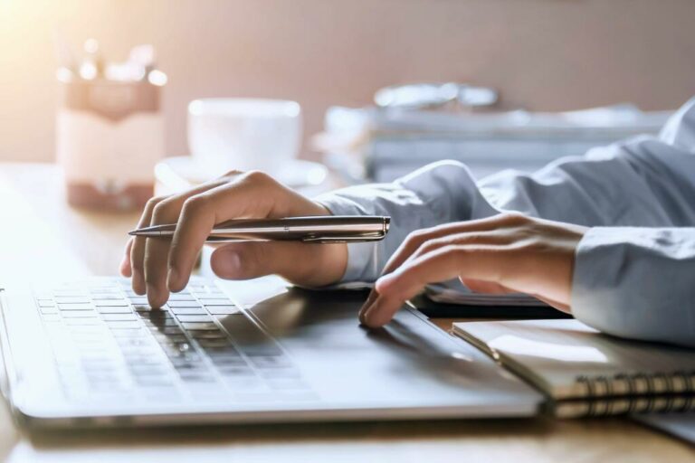 Why use PHP IDEs
