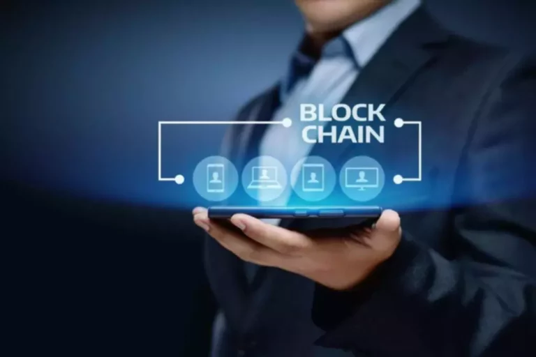 Blockchain implementation and business: adoption and benefits