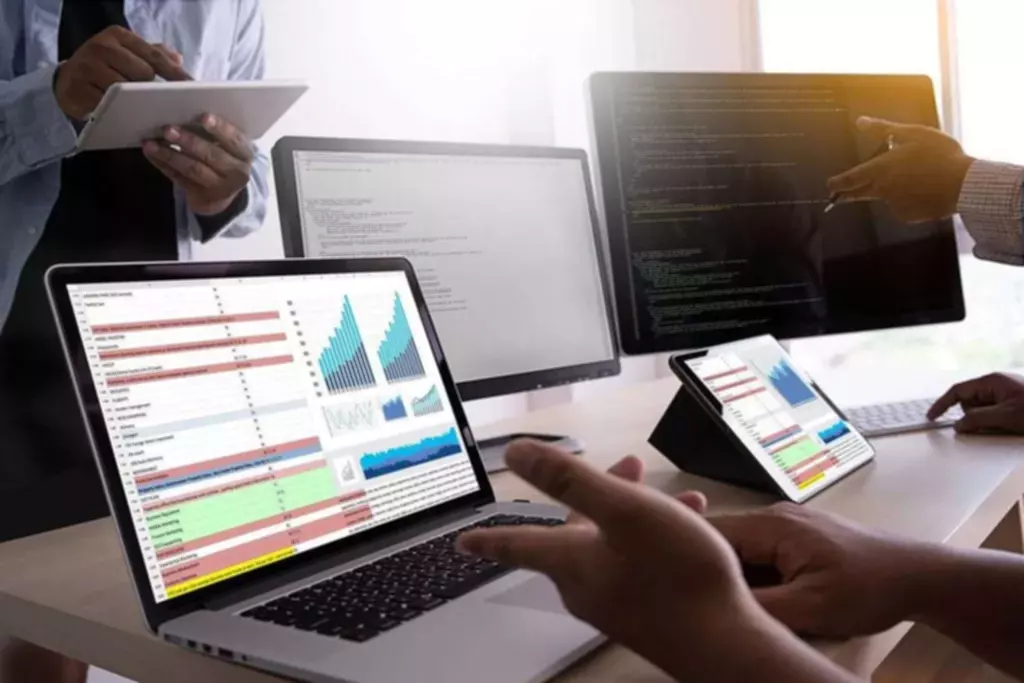 role of solution architect