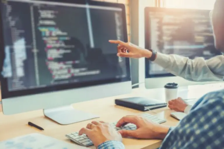What is Kubernetes and what are the advantages of it?